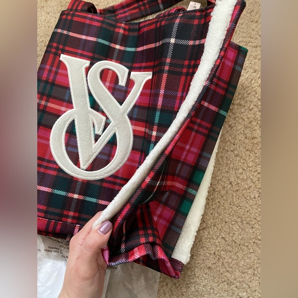 NWT Victoria’s Secret tote bag - Picture 2 of 3